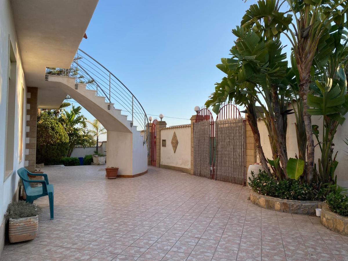 200M From The Sea - Large Private Patio With Bbq Villa Triscina Bagian luar foto